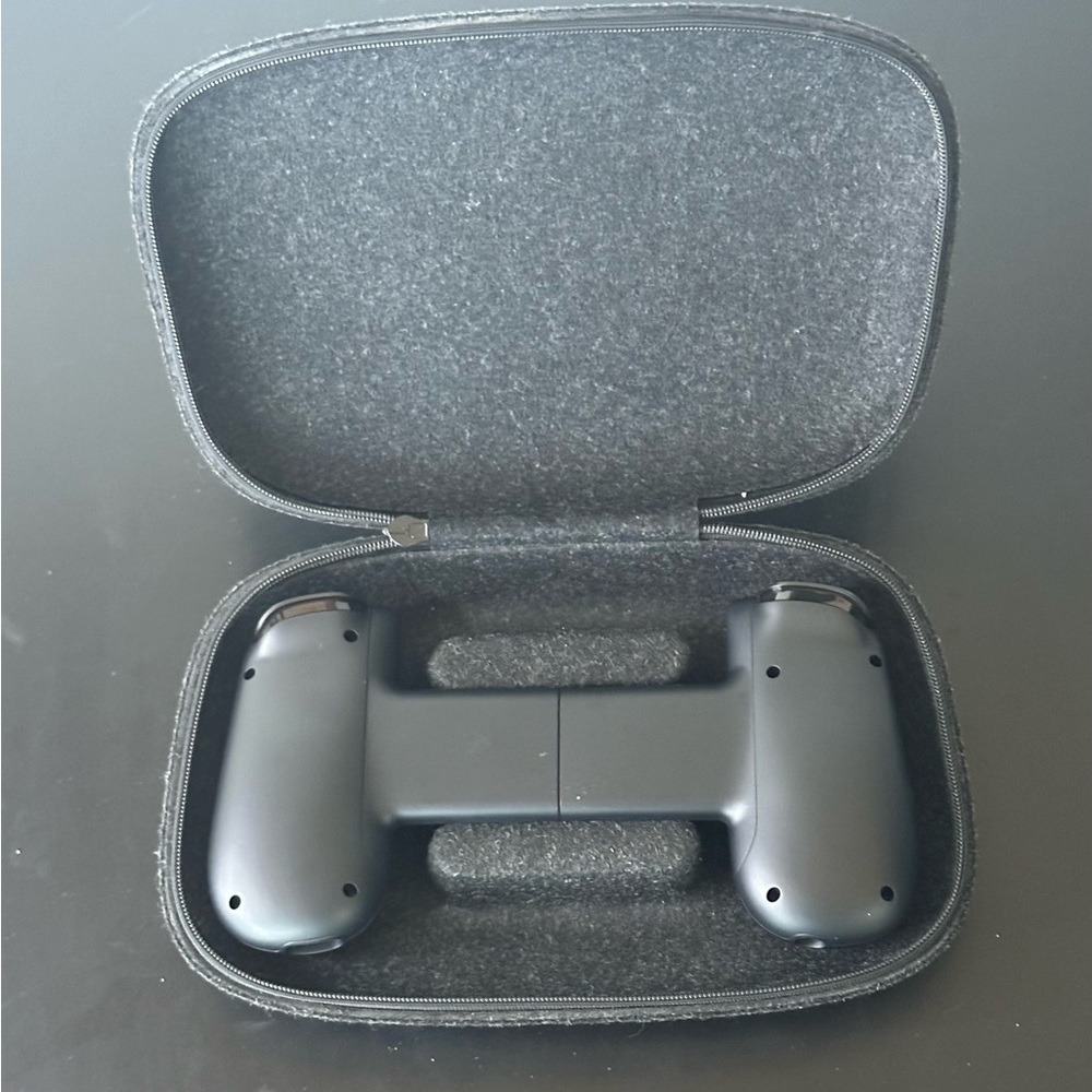 Backbone for Xbox with Case - Picture 2 of 6